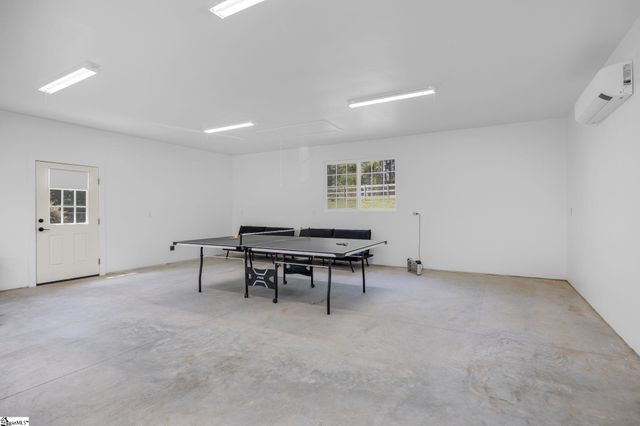 124 E King Road, Greer, SC 29651