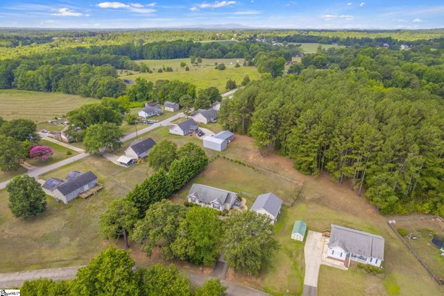 124 E King Road, Greer, SC 29651