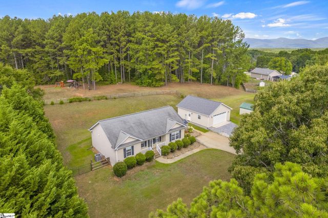 124 E King Road, Greer, SC 29651