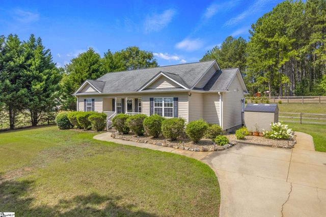 124 E King Road, Greer, SC 29651
