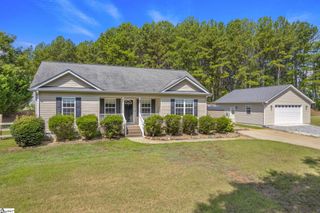 124 E King Road, Greer, SC 29651