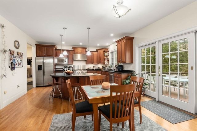 53 Drabbington Way, Weston, MA 02493