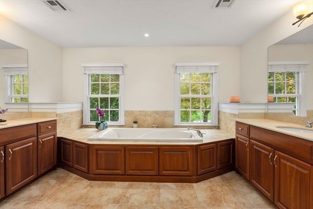 53 Drabbington Way, Weston, MA 02493