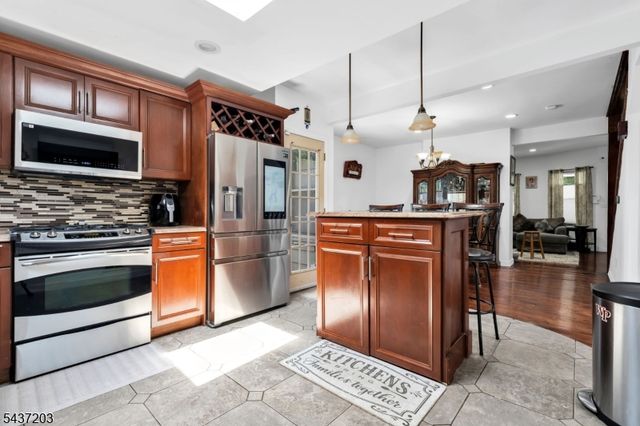 153 Mt Vernon St, Ridgefield Park Village, NJ 07660