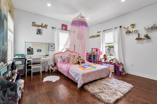 153 Mt Vernon St, Ridgefield Park Village, NJ 07660