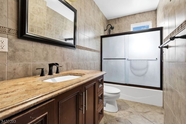 153 Mt Vernon St, Ridgefield Park Village, NJ 07660