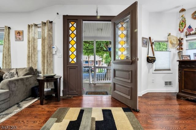 153 Mt Vernon St, Ridgefield Park Village, NJ 07660