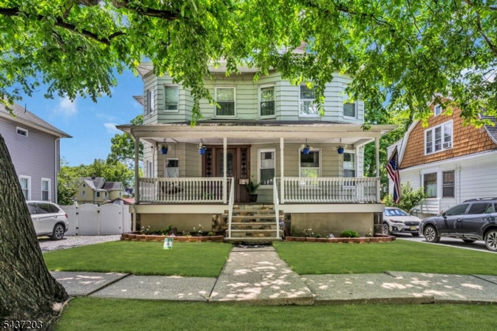 153 Mt Vernon St, Ridgefield Park Village, NJ 07660