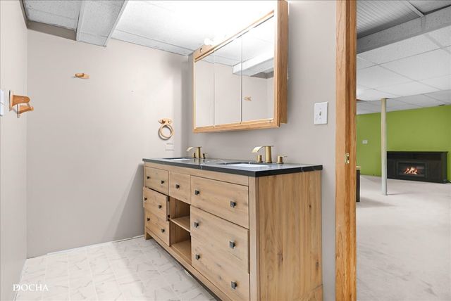 365 E Pine Meadow Court, Morris, IL 60450