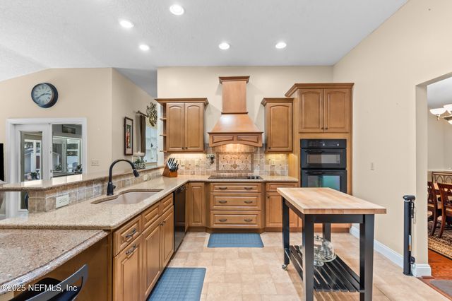 6566 RIVERCREST Drive, Jacksonville, FL 32226
