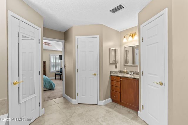 6566 RIVERCREST Drive, Jacksonville, FL 32226