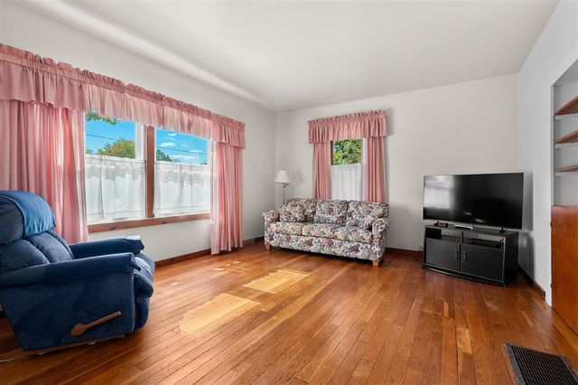 527 Osterhout Street, Schoolcraft, MI 49087