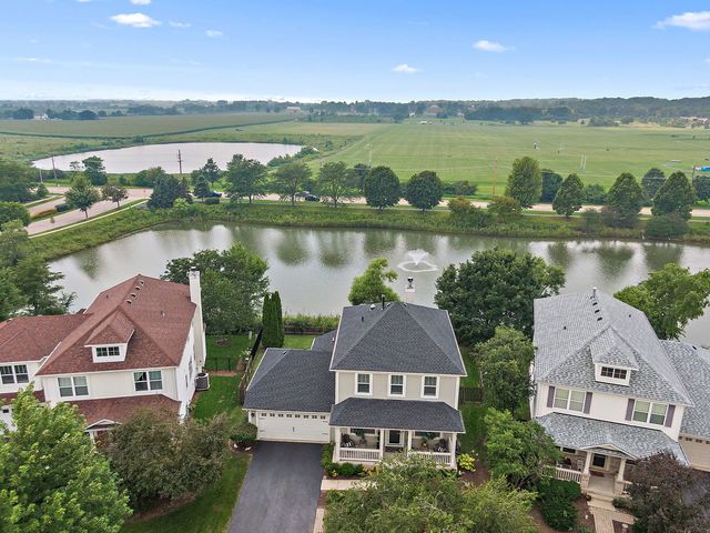 423 Horizon Drive W, St. Charles, IL 60175