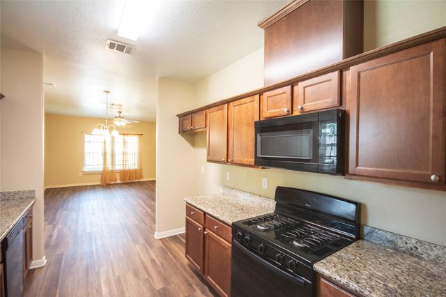 6010 Lyndhurst Drive, Houston, TX 77033