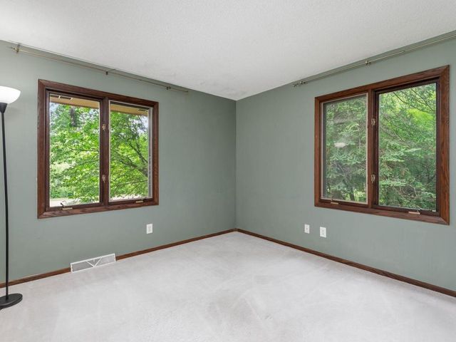 17015 13th Avenue N, Plymouth, MN 55447