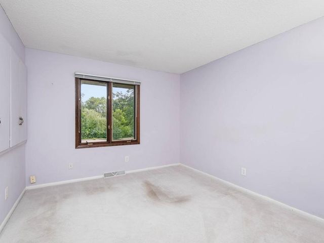 17015 13th Avenue N, Plymouth, MN 55447