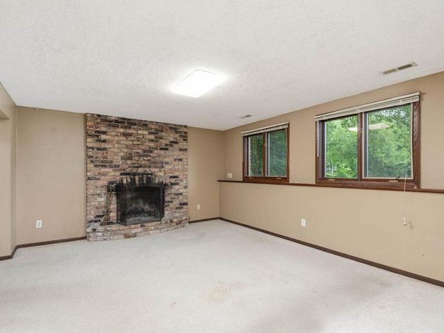 17015 13th Avenue N, Plymouth, MN 55447