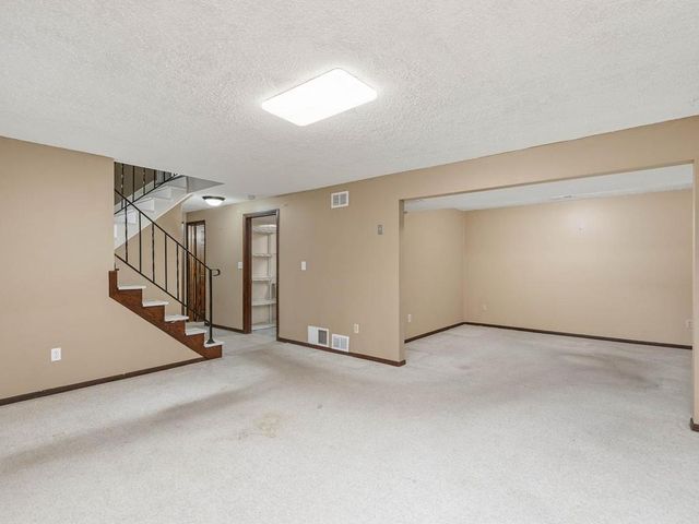 17015 13th Avenue N, Plymouth, MN 55447