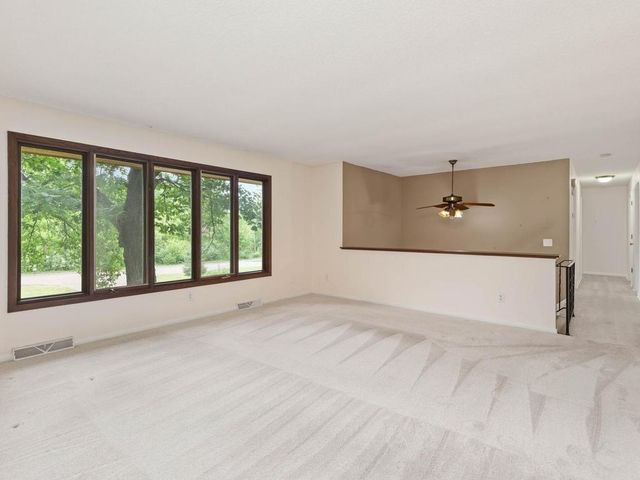 17015 13th Avenue N, Plymouth, MN 55447