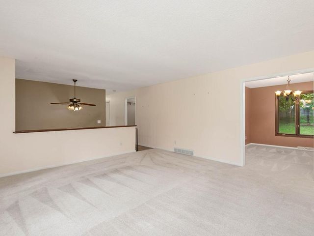 17015 13th Avenue N, Plymouth, MN 55447