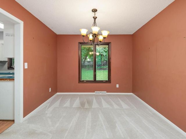 17015 13th Avenue N, Plymouth, MN 55447