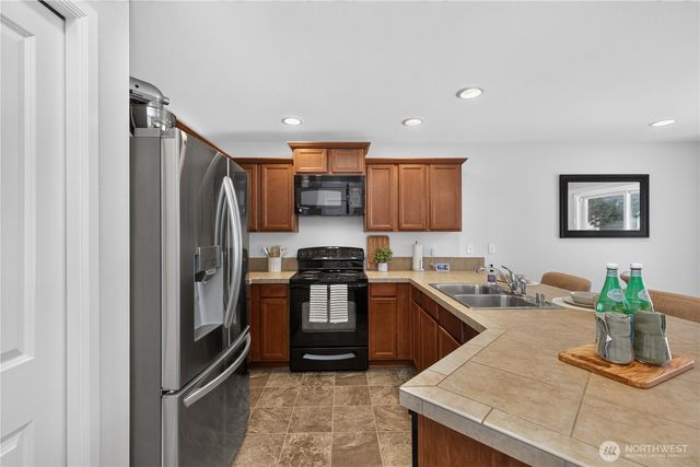 24066 SE 262nd Place, Maple Valley, WA 98038