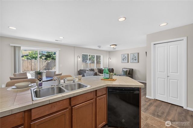 24066 SE 262nd Place, Maple Valley, WA 98038