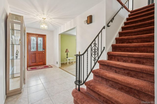 23 Oriole Road, New City, NY 10956