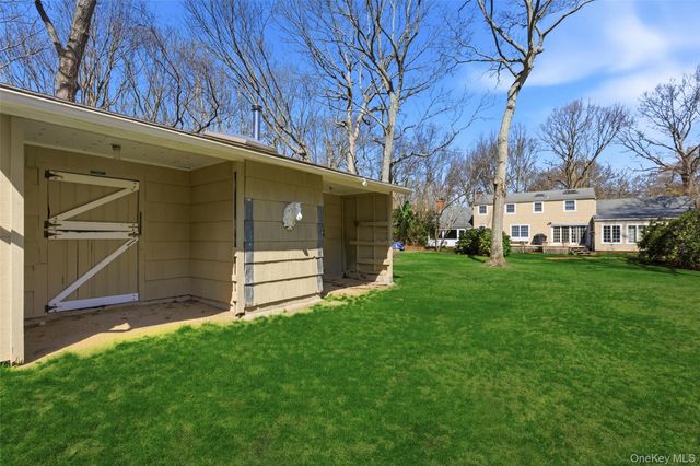14 Blueberry Ridge Road, Setauket, NY 11733