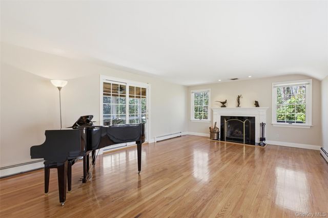 14 Blueberry Ridge Road, Setauket, NY 11733