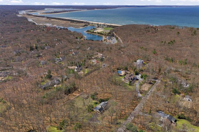 14 Blueberry Ridge Road, Setauket, NY 11733