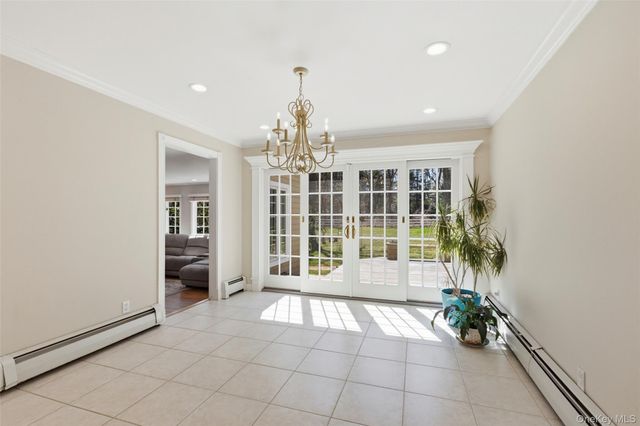 14 Blueberry Ridge Road, Setauket, NY 11733