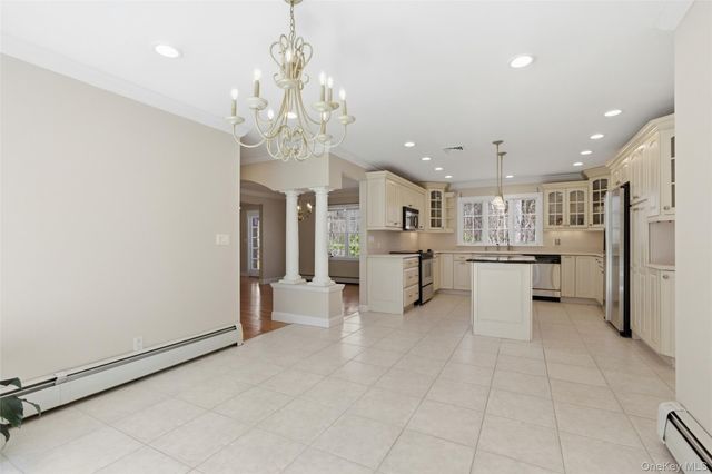 14 Blueberry Ridge Road, Setauket, NY 11733