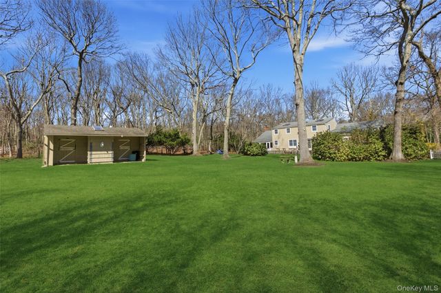 14 Blueberry Ridge Road, Setauket, NY 11733