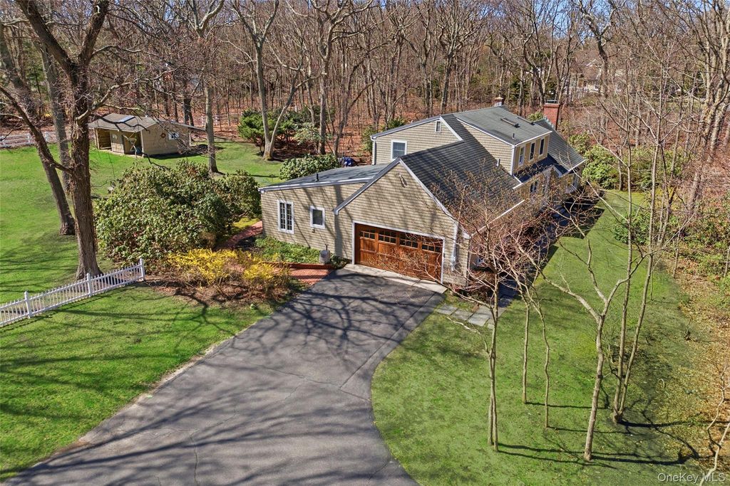 14 Blueberry Ridge Road, Setauket, NY 11733
