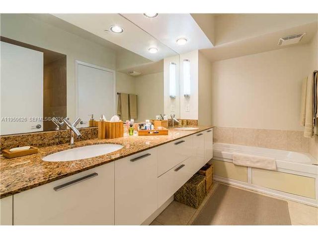 400 Alton Rd 705, Miami Beach, FL 33139