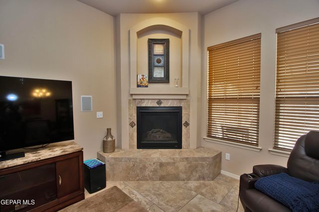 5703 Edinburgh Drive, Santa Teresa, NM 88008