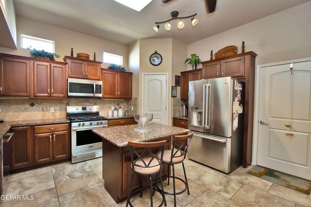 5703 Edinburgh Drive, Santa Teresa, NM 88008