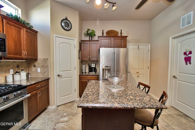 5703 Edinburgh Drive, Santa Teresa, NM 88008