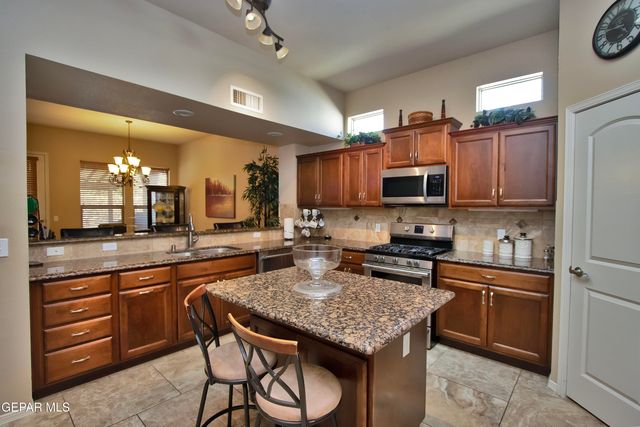 5703 Edinburgh Drive, Santa Teresa, NM 88008