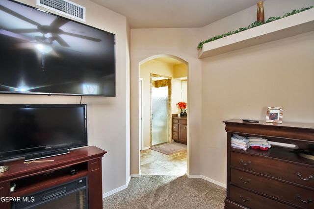 5703 Edinburgh Drive, Santa Teresa, NM 88008