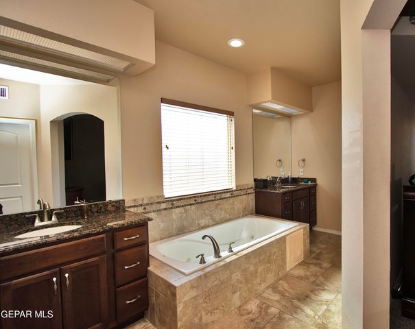 5703 Edinburgh Drive, Santa Teresa, NM 88008