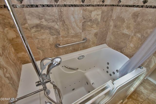 5703 Edinburgh Drive, Santa Teresa, NM 88008