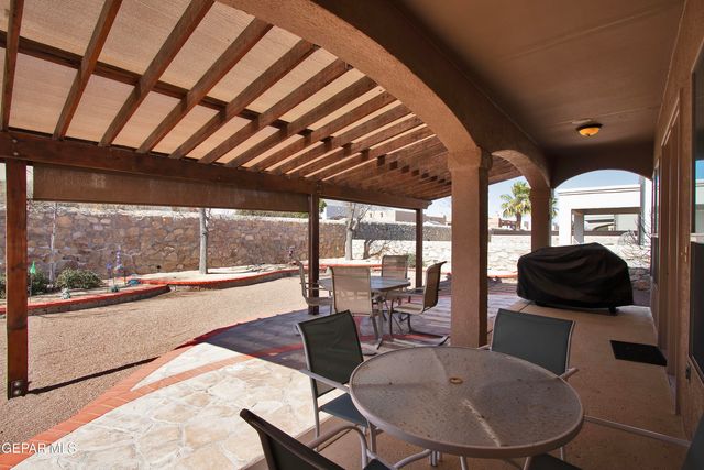 5703 Edinburgh Drive, Santa Teresa, NM 88008