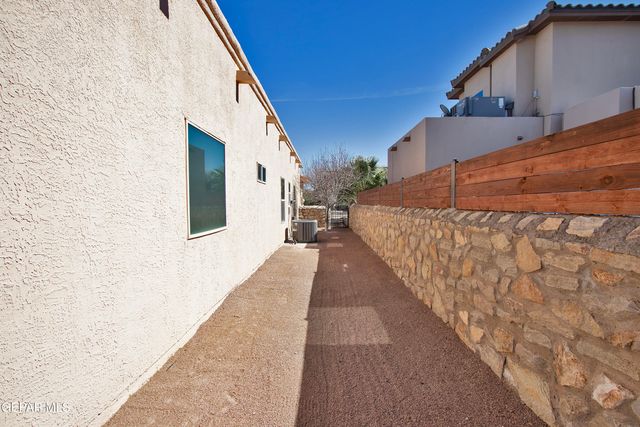 5703 Edinburgh Drive, Santa Teresa, NM 88008