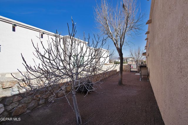 5703 Edinburgh Drive, Santa Teresa, NM 88008