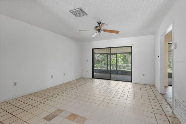 213 WHISPERING OAKS COURT, Sarasota, FL 34232