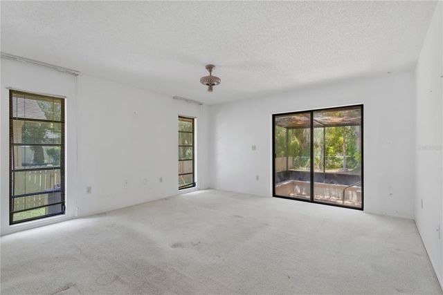 213 WHISPERING OAKS COURT, Sarasota, FL 34232