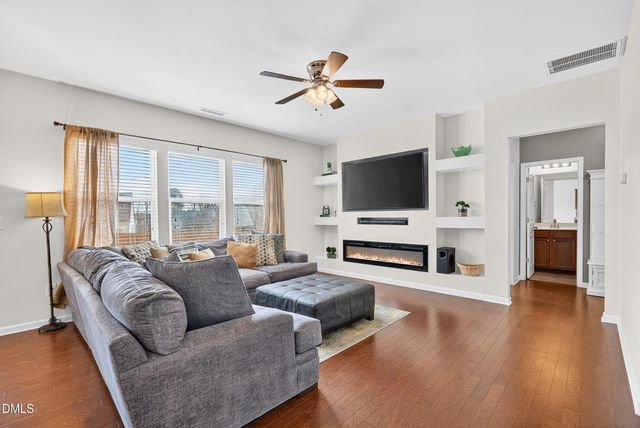 8144 Hovingham Way, Raleigh, NC 27616