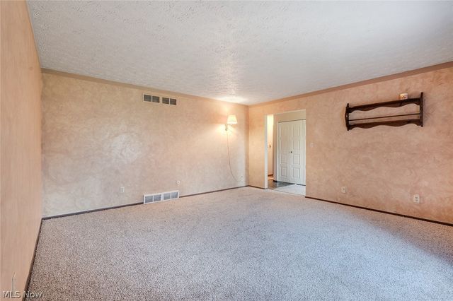 4970 New Road, Austintown, OH 44515